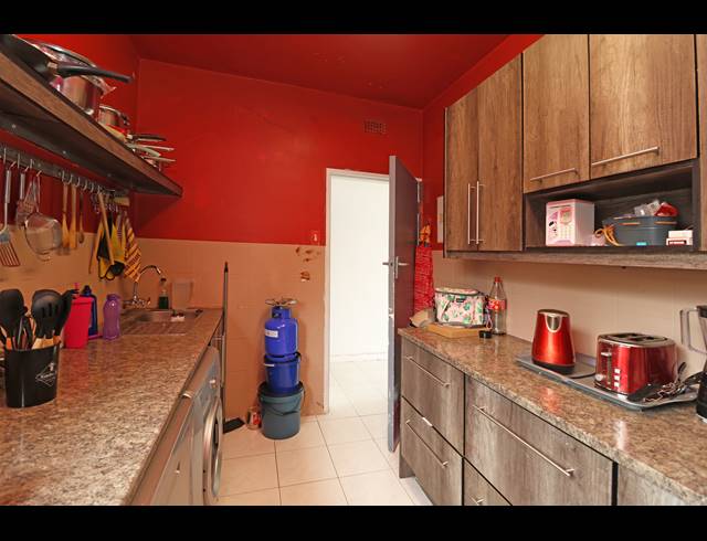 2 BEDROOM APARTMENT FOR SALE IN KEW